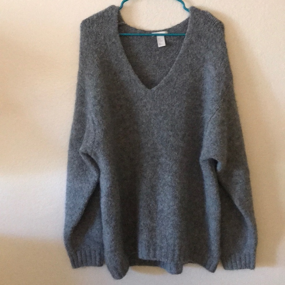 H&M v neck slouchy wool sweater